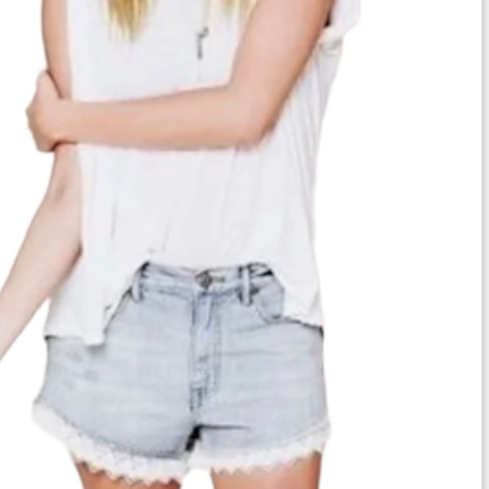 Free People Lacey crochet Lace denim shorts *in good Preowned condition  size 29